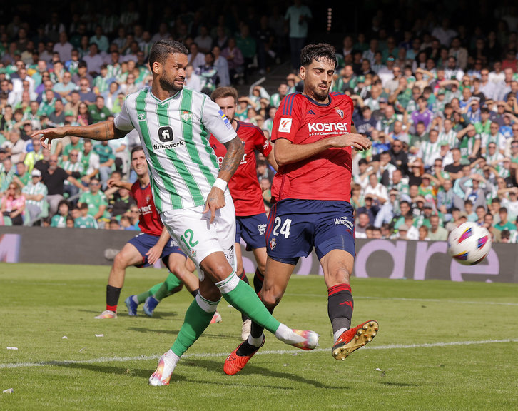Willian Jose anota en el primer disparo entre los tres palos del Betis en el Villamarín.