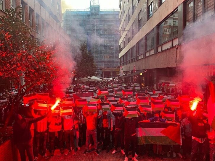 ICHH-ek deituta, Palestinaren aldeko argazki masiboa, Kirruli aurrean.