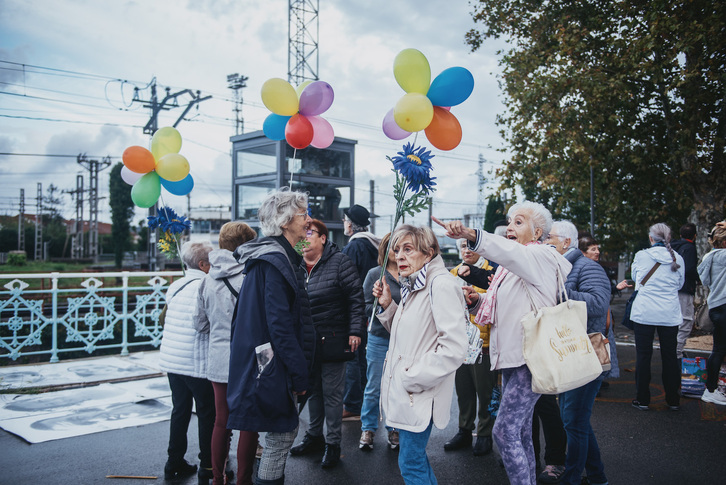 El puente Avenida, ya abierto al paso entre Irun y Hendaia. 