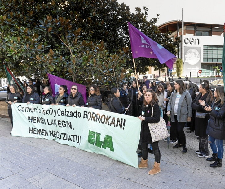 Movilización convocada por ELA en Iruñea.