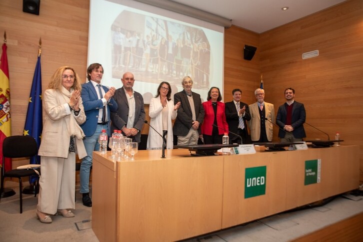 Irudian, UNEDeko Psikologia Fakultatearen 40. urteurrena ospatzeko ekitaldia.