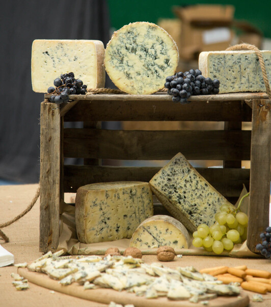 Esneki azokaren aurreko edizioko produktuak, irudian.