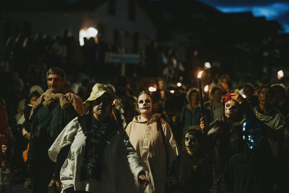 Dans sa signification, Arimen gaua comprend aussi un hommage aux défunts.