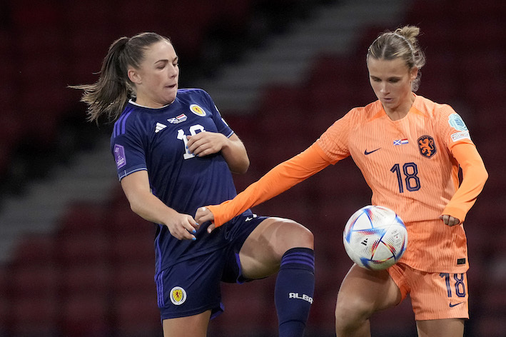 La doble victoria de Países Bajos contra Escocia le ha encaramado al primer puesto del grupo más reñido. Oranje Vrouwen