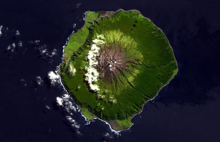 Imagen de satélite de la isla de Tristan da Cunha.