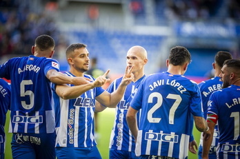 Aleksandar Sedlar estaba plenamente consolidado en el once del Alavés y anotó el gol de la victoria ante el Almería.