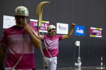 Ibarluzea, pozez zoratzen, bere estreinakoan garaipena eskuratuta.