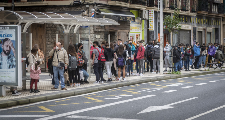 Gazteei zuzenduta dago Elhuyarren libruxka berri.