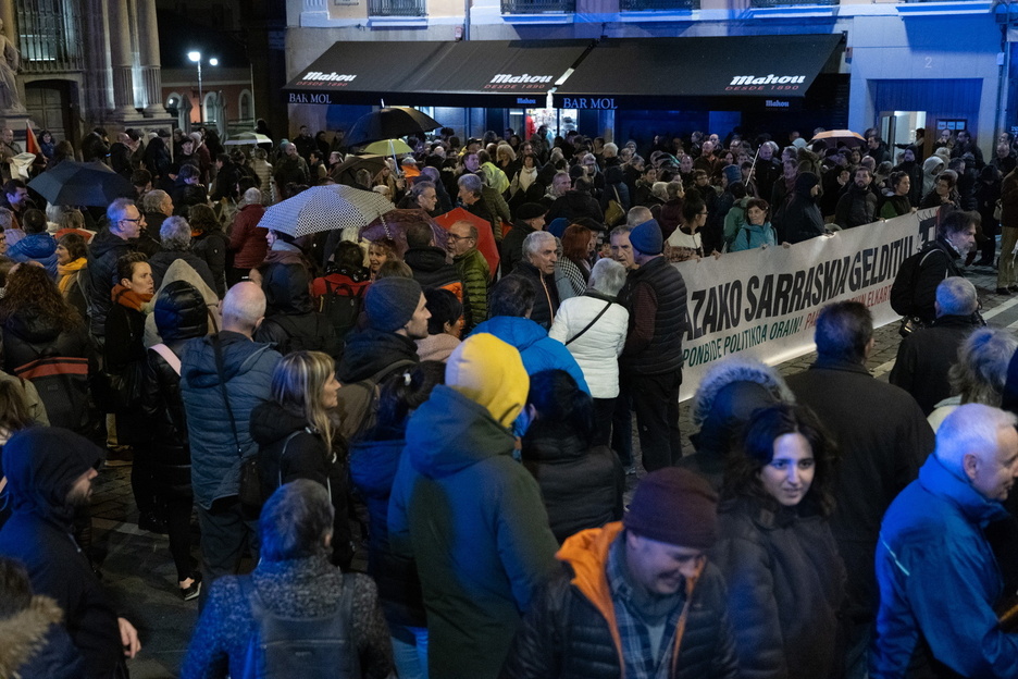 Otra toma de la concentración de Iruñea. Otra toma de la concentración de Iruñea.