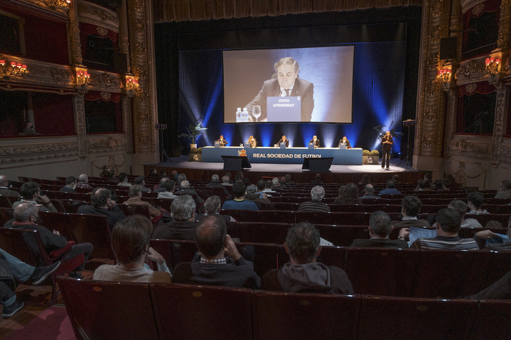 Imagen de una pasada junta de accionistas de la Real.