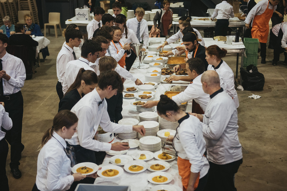 Lurrama 2023 préparation du repas du vendredi