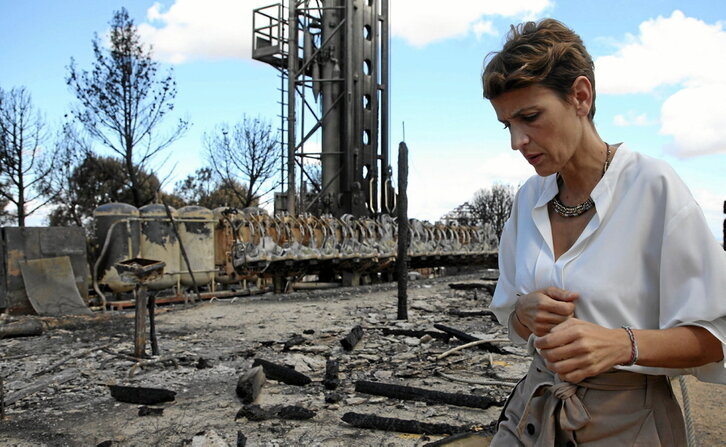 La lehendakari Chivite, durante una visita a Sendaviva tras el incendio que sufrió el parque en 2022.