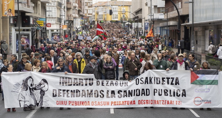 Imagen de la manifestación que se ha desarrollado este mediodía en Gasteiz. 