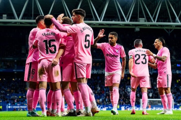 El punto salvado en Cornellá prolongó la espectacular racha del Eibar.