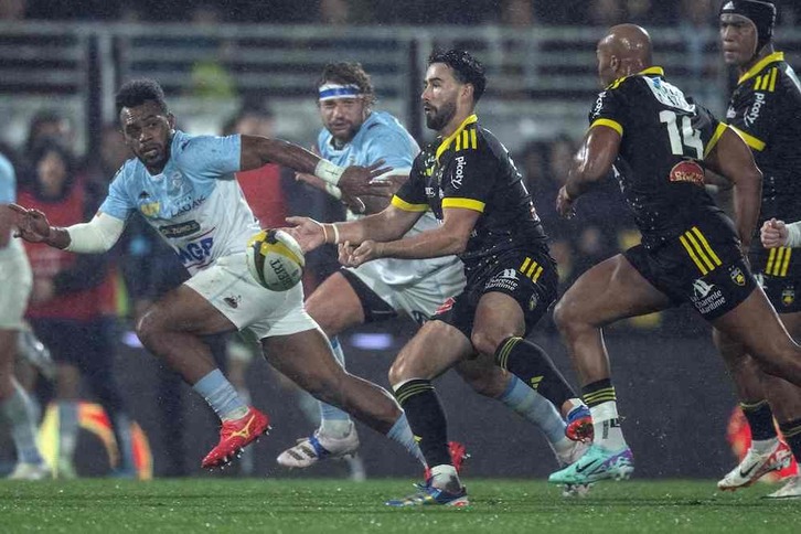 Aviron cayó por un golpe de castigo ante La Rochelle.