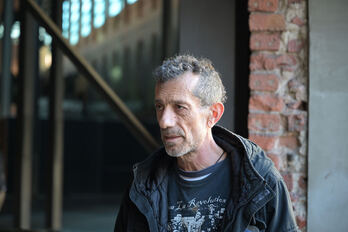 Manolo Kabezabolo ha acudido a Bilbo para presentar su documental en Zinebi.