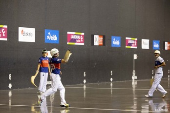 Basque se dispone a lanzar la pelota el lunes por la noche.