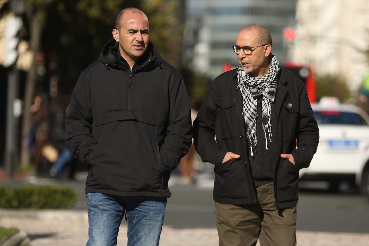 Said Ben Aouda y Mustafá El Marrouti durante la entrevista con NAIZ. (Oskar MATXIN EDESA | FOKU)