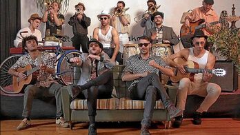 Raimundo el Canastero taldea rumba giroetan ariko da Atarrabian.