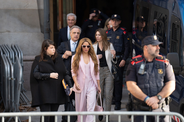 Shakira, a su salida de los juzgados tras alcanzar un acuerdo sobre el fraude fiscal.