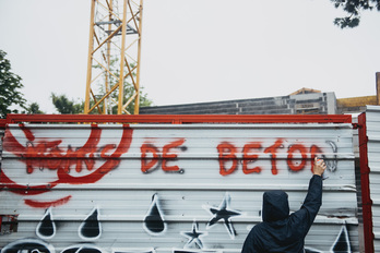 En juillet, le réseau Ostia faisait le tour des projets immobiliers d'Anglet et Bayonne pour dénoncer la spéculation immobilière et l'artificialisation.