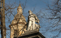 Estatua dedicada a Iparragirre en su Urretxu natal y que fue inaugurada en 1890, nueve años después de su muerte.
