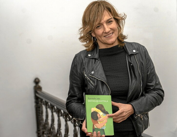 Karmele Jaio, «Maitasun kapitala» nobela aurkezten, atzo Donostian.