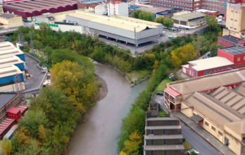 Confluencia de los ríos Ibaizabal y Nervión en el barrio basauritarra de Urbi.