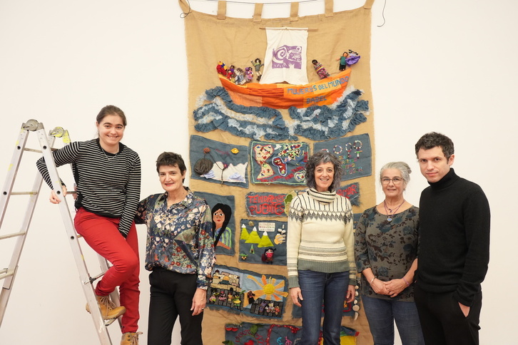 Erakusketa EHUko Bizkaia Aretoan dago ikusgai.