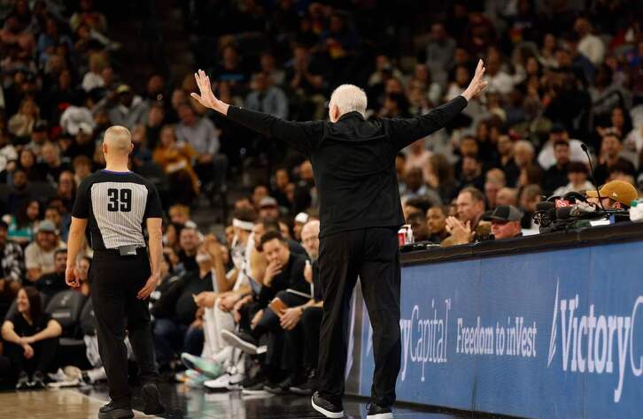 Greg Popovich, durante el partido de los Spurs ante los Clippers.