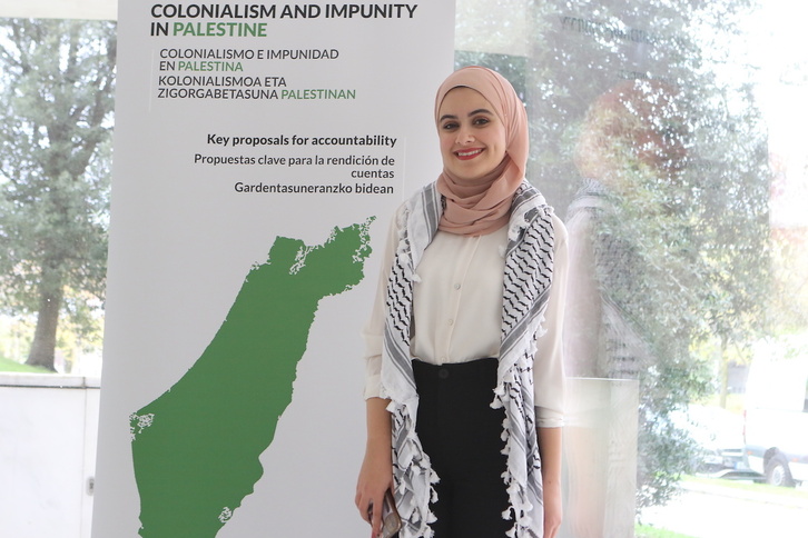 La médica palestina e investigadora en neurociencia, salud mental y pediatría Ru´a Rimawi en Bilbo, donde participó en la conferencia «Colonialismo e impunidad en Palestina, propuestas clave para la rendición de cuentas». 