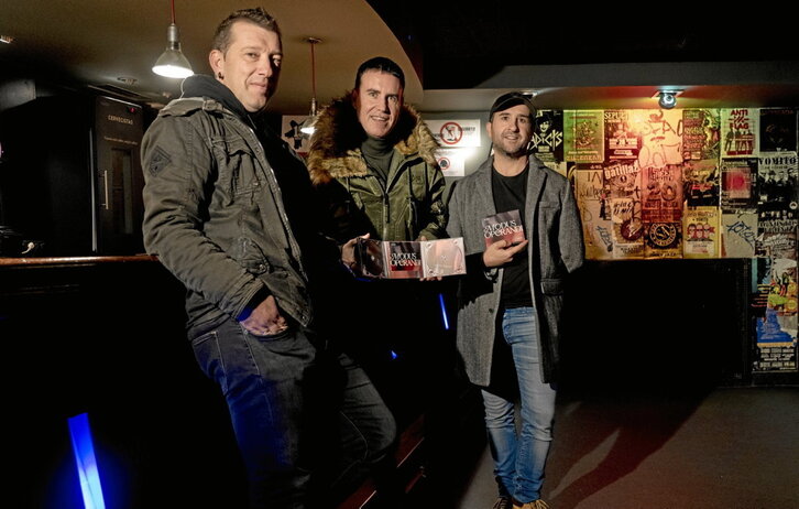 Modus Operandiko Joseba San Sebastian, Iñaki Ortiz de Villalba eta Josu Erviti, «Atzo/Gaur» diskoaren aurkezpenean.