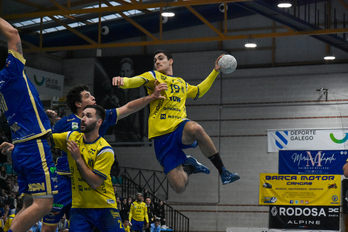 Julen Mujika, una de las claves de la victoria con sus 6 goles.