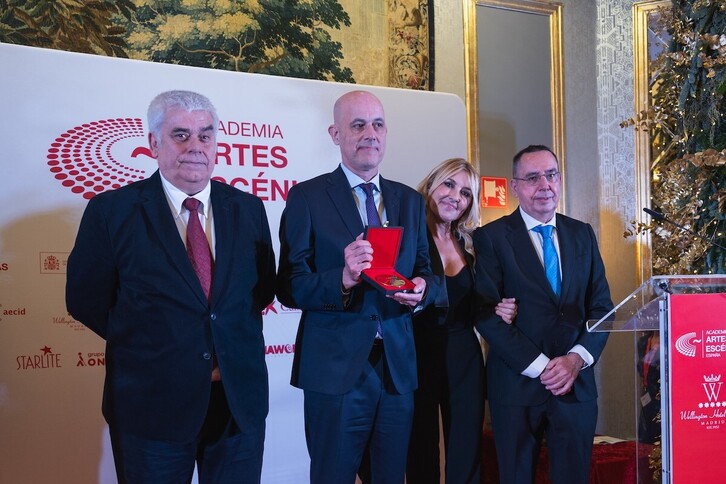 Representantes de Arriaga reciben la Medalla de Oro.