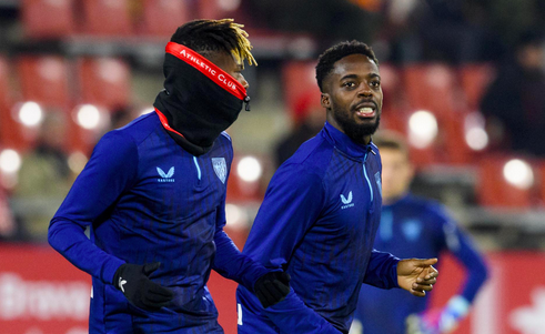 Iñaki y Nico durante el calentamiento en Girona. (@AthleticClub) Iñaki y Nico durante el calentamiento en Girona. (@AthleticClub)
