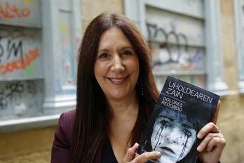 Dolores Redondo, ‘Uholdearen zain’ eleberriarekin.