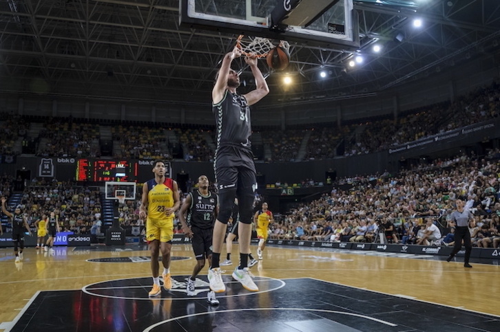 Georgios Tsalmpouris, en el duelo de la presente campaña ante Morabanc Andorra.