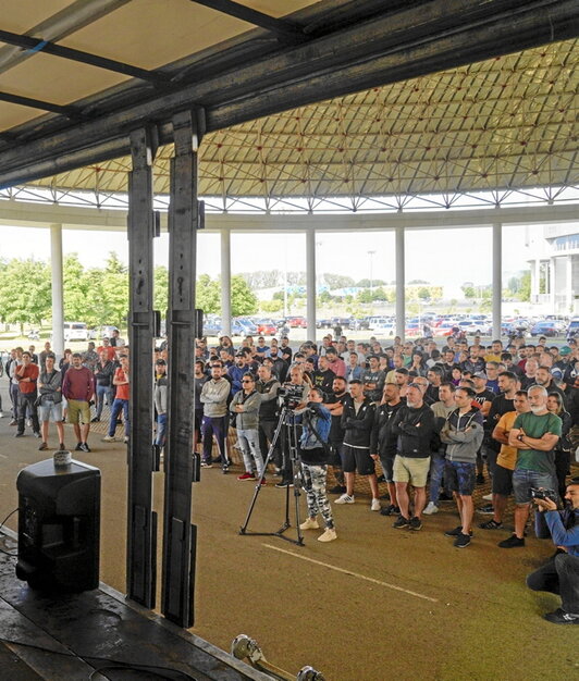 Asamblea de la plantilla de Michelin en Gasteiz.