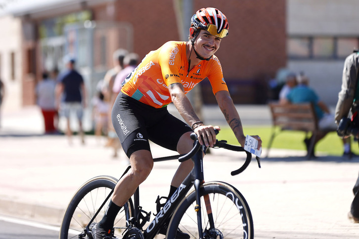 Xabier Mikel Azparren se marcha muy agradecido del Euskaltel y deja la puerta abierta para volver.