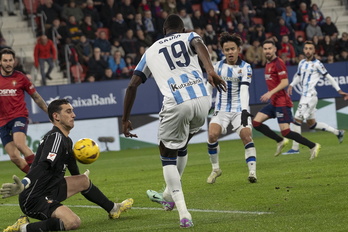 Sadiq, en su primera opción ante Sergio Herrera, ha vuelto a marcar un golazo.