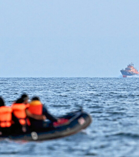 Migrantes en el canal de La Mancha.