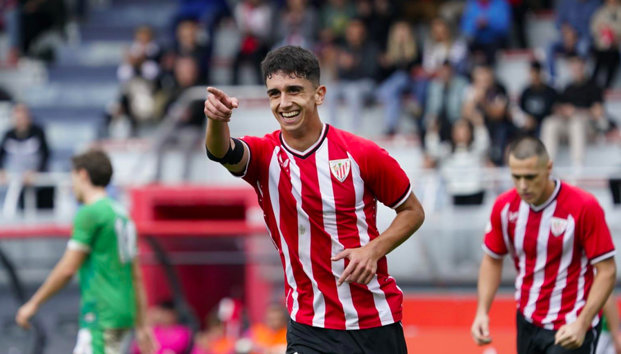 Aingeru Olabarrietak 18 urte ditu eta hiru gol egin ditu bigarren taldearekin. (@AthleticClub) Aingeru Olabarrietak 18 urte ditu eta hiru gol egin ditu bigarren taldearekin. (@AthleticClub)