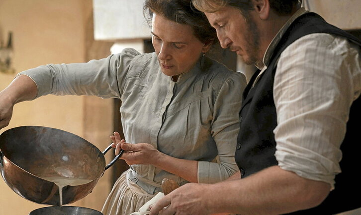 Fotograma de «A fuego lento», de Tran Anh Hung, considerada Mejor Película por la sección Culinary de Zinemaldia.