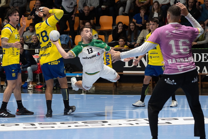 Helvetia Anaitasuna se mide a un rival de parecido corte a la escuadar iruindarra.