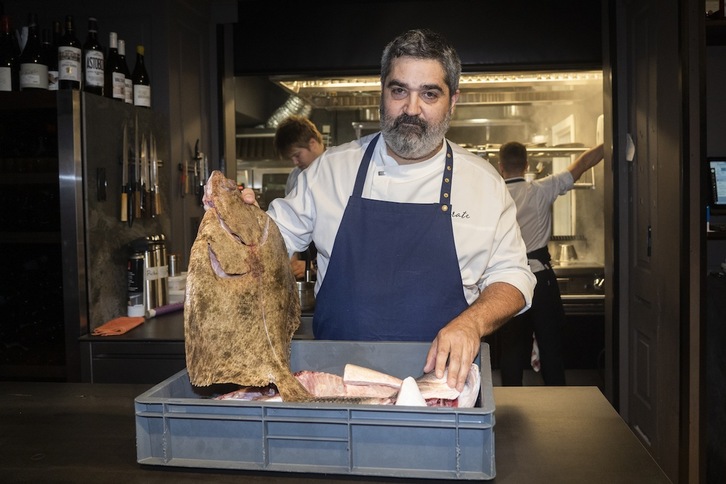 El menú degustación que propone Sergio Ortiz de Zarate permite conocer los diferentes sabores del mar, desde los acantilados hasta las mayores profundidades.