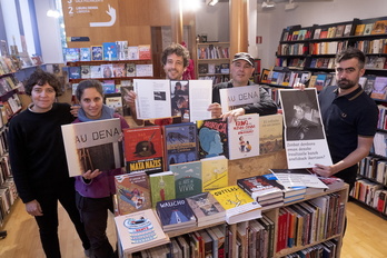 Iruñeko kale nagusiko liburu-dendan bertan sortu da ‘Hau dena’ diskoa.