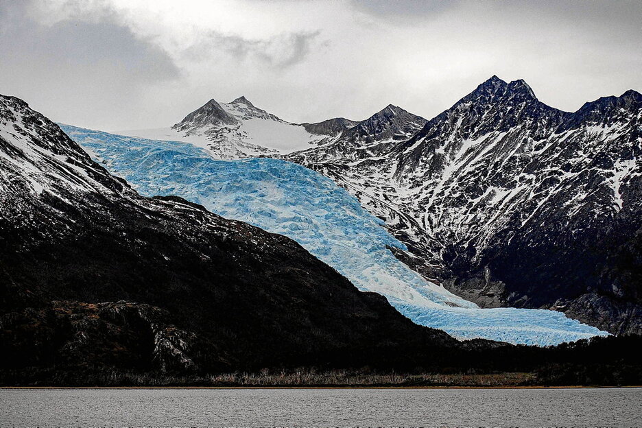 Un glaciar sobre la cordillera Darwin, en la región de Magallanes, la más austral de Chile. Un glaciar sobre la cordillera Darwin, en la región de Magallanes, la más austral de Chile.