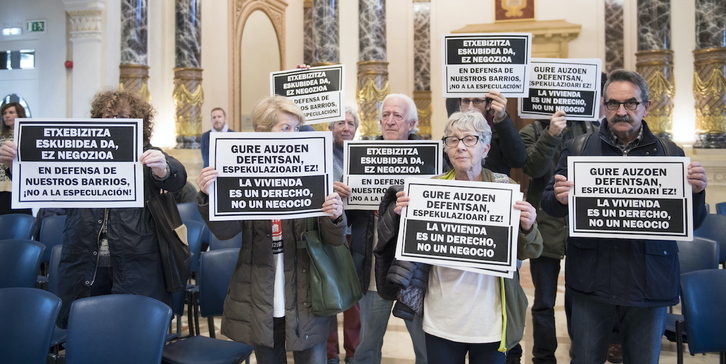 Protesta en Donostia contra la proliferación de pisos turísticos, en 2018.