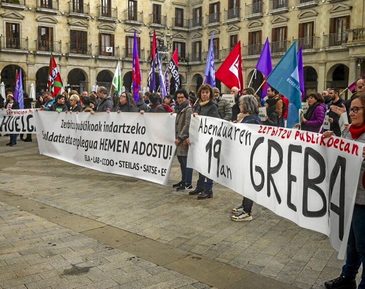 La concentración de la plaza Nueva de Gasteiz.