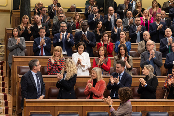 Patxi López, a su regreso a la bancada del PSOE tras su intervención.